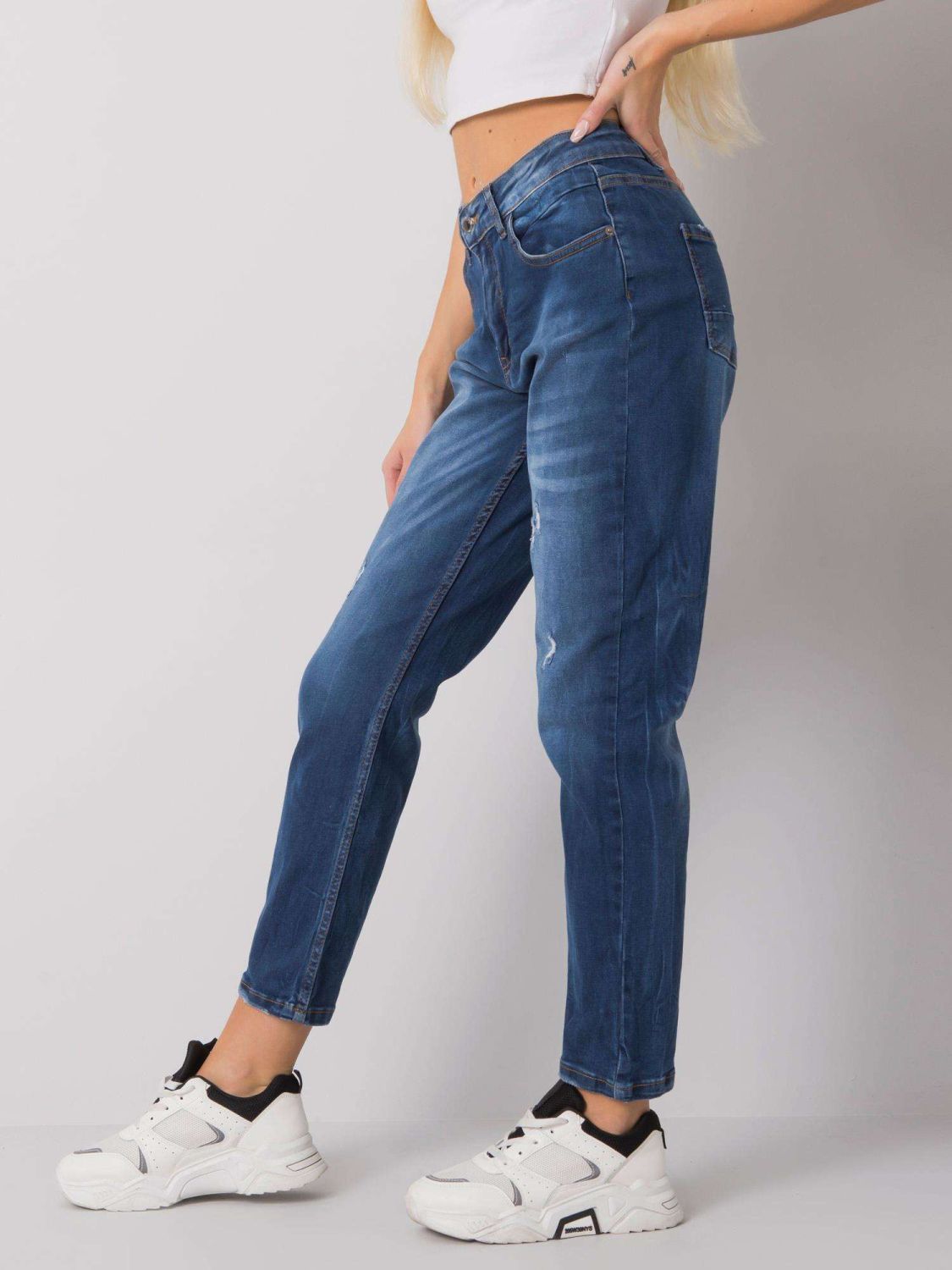 Dunkelblaue Mom Jeans mit geradem Schnitt
