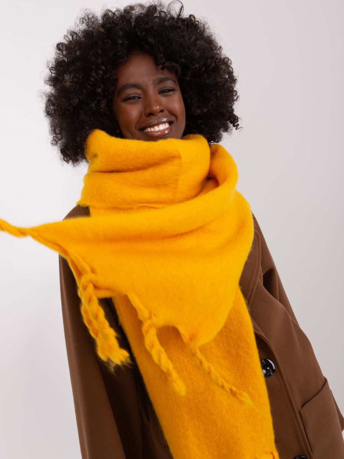 Eleganter gelber Schal