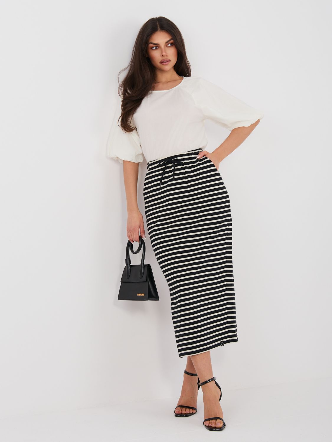 Schwarzer Midi-Rock mit Streifen und Taschen
