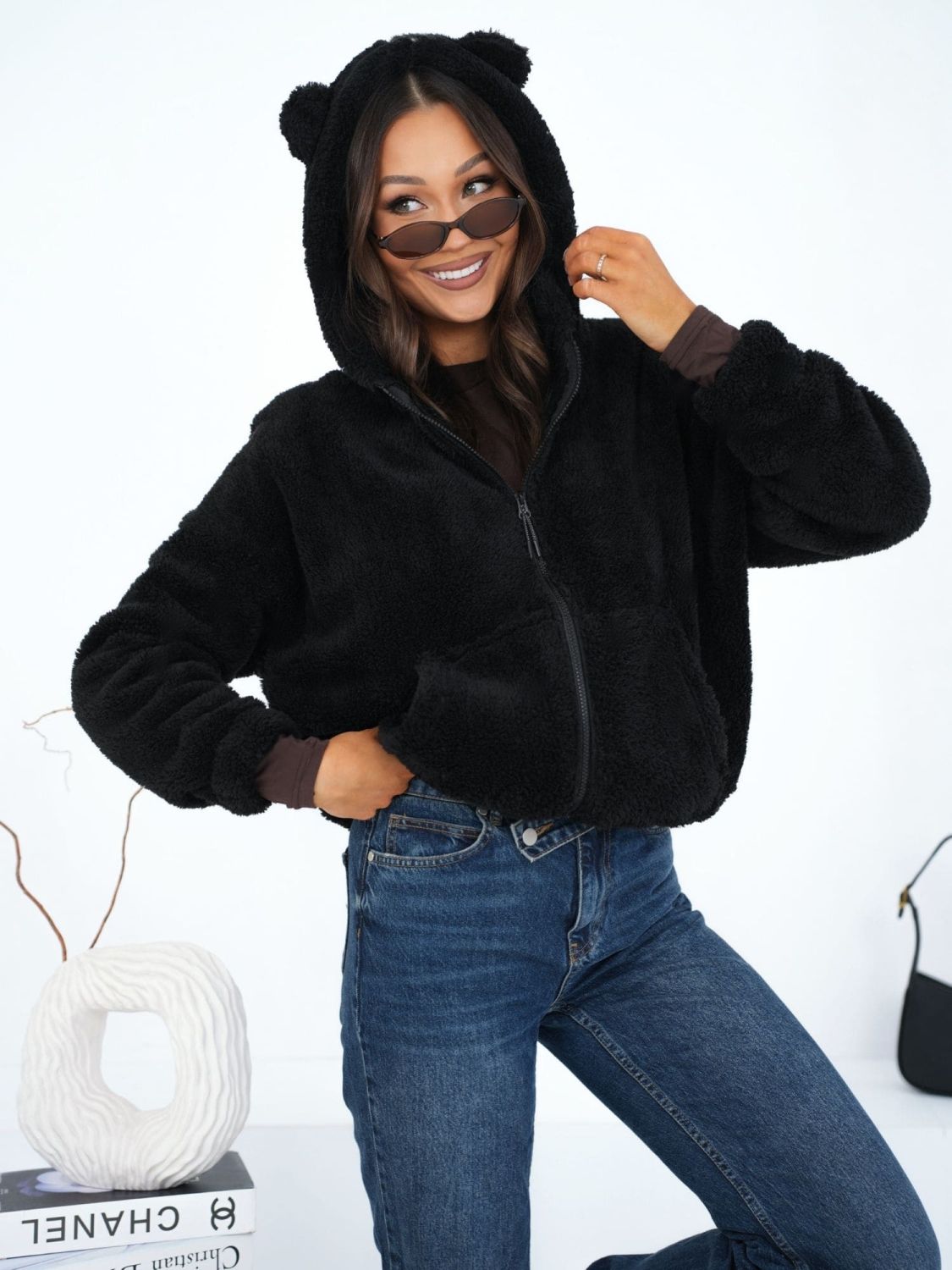 Schwarzes Kapuzen-Sweatshirt mit Reißverschluss