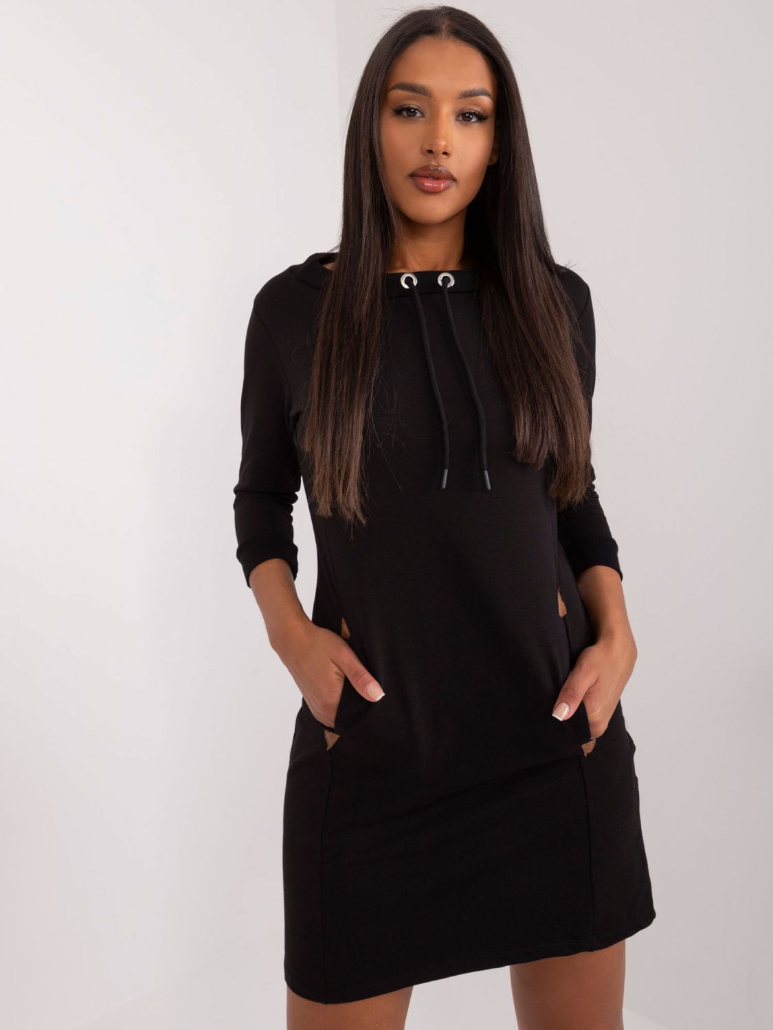 Schwarzes Baumwoll-Minikleid mit 3/4-Ärmeln