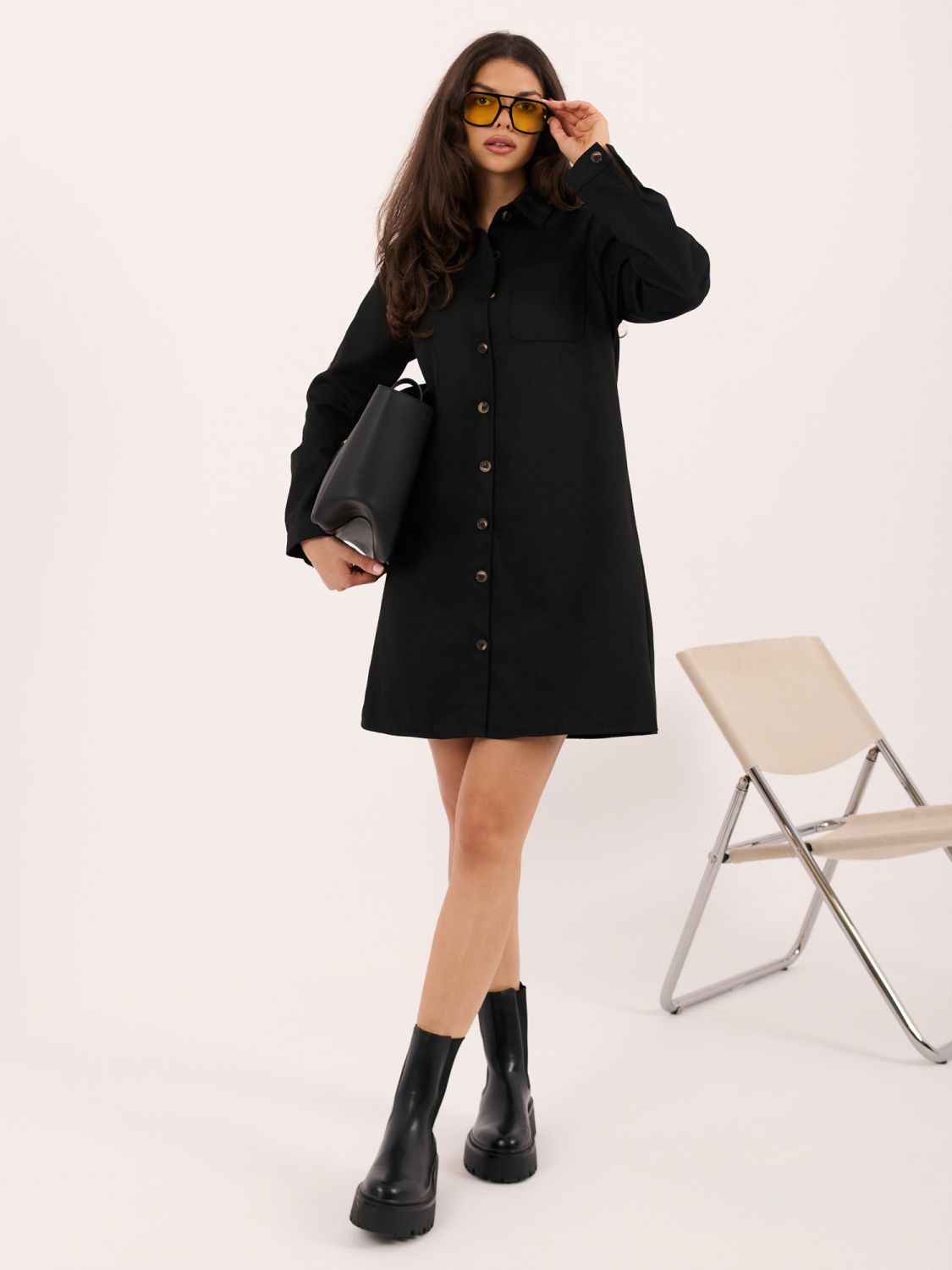 Schwarzes Hemdblusenkleid mit langen Ärmeln, Mini