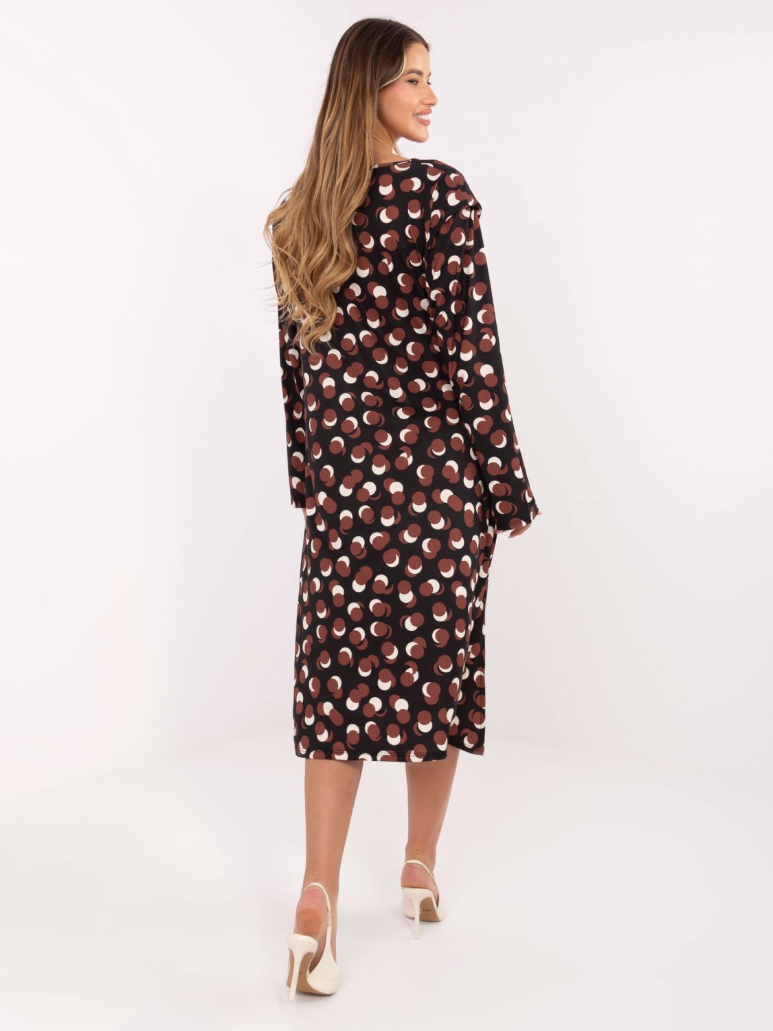 Schwarzes Midi-Kleid mit geometrischem Muster und Raffungen