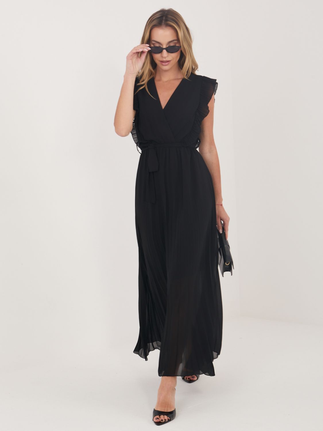 Schwarzes ausgestelltes Midi-Kleid mit Gürtel