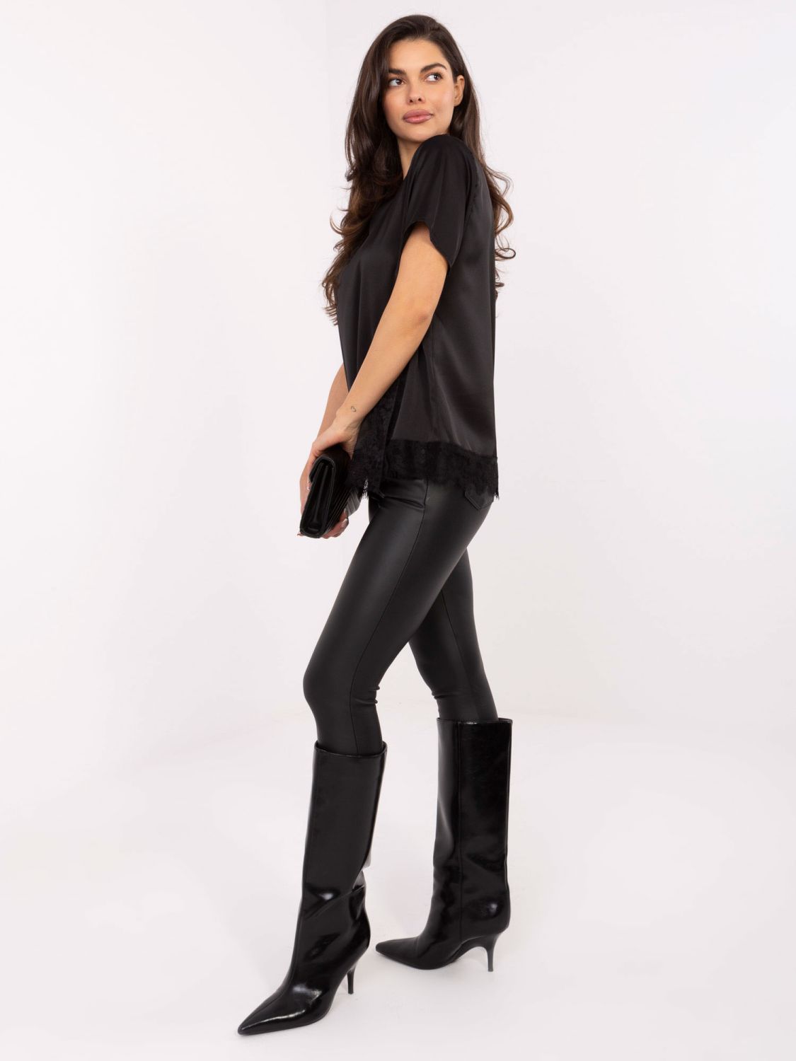 Elegante schwarze Bluse mit Spitze