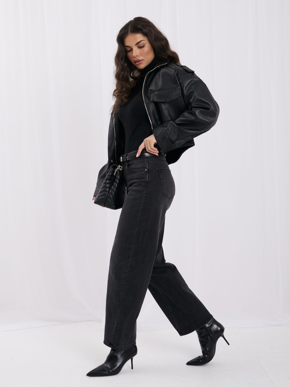 Schwarze Mom Jeans mit hohem Bund