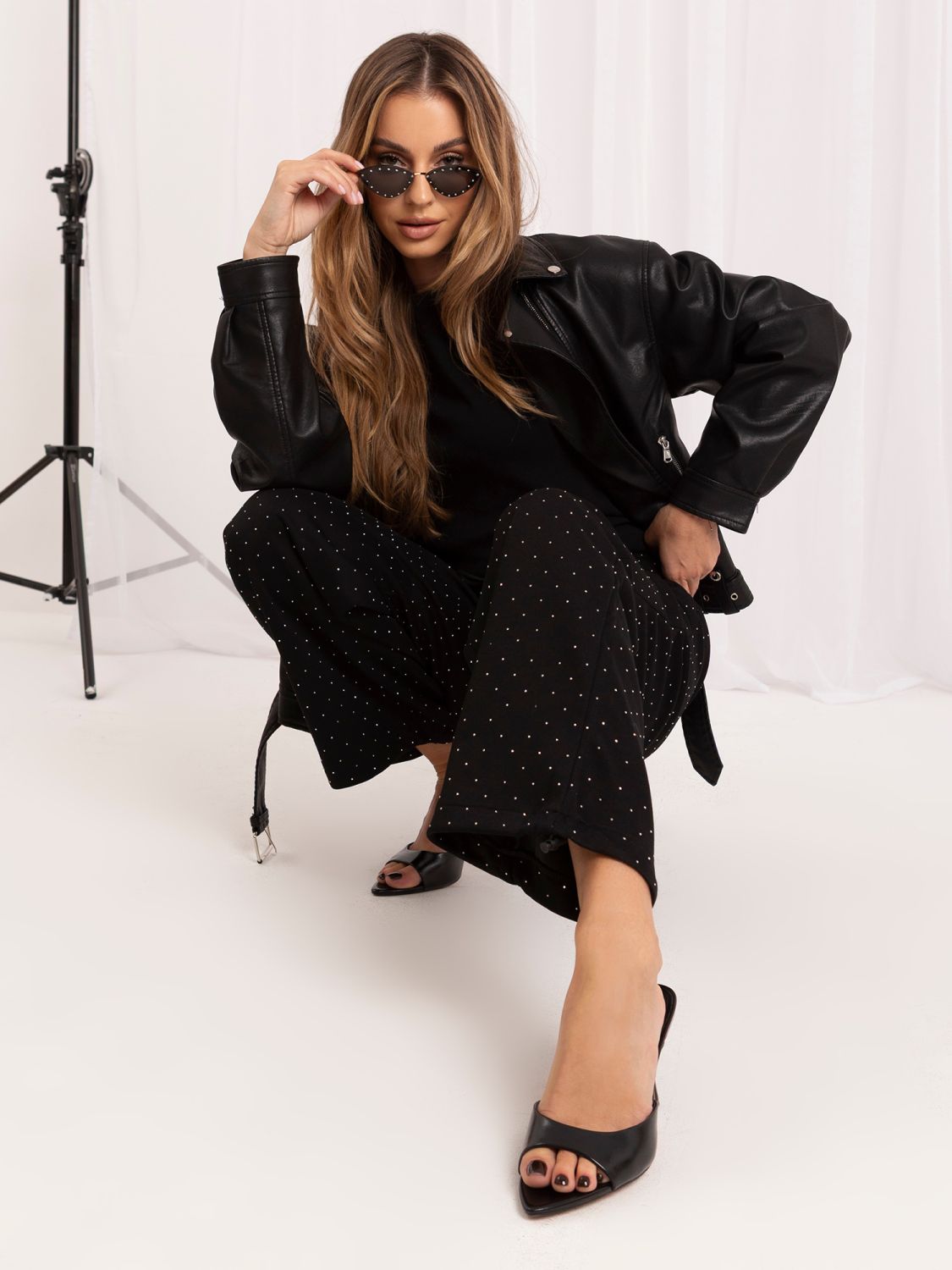 Schwarze Wide-Leg-Sweatpants mit Applikation