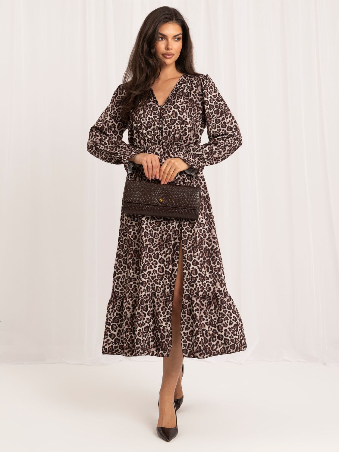 Schwarz-beiges Midikleid mit Volant und Animal-Print