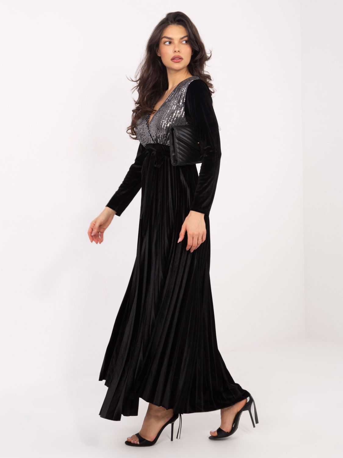 Schwarzes Maxi-Kleid mit Gürtel und Pailletten