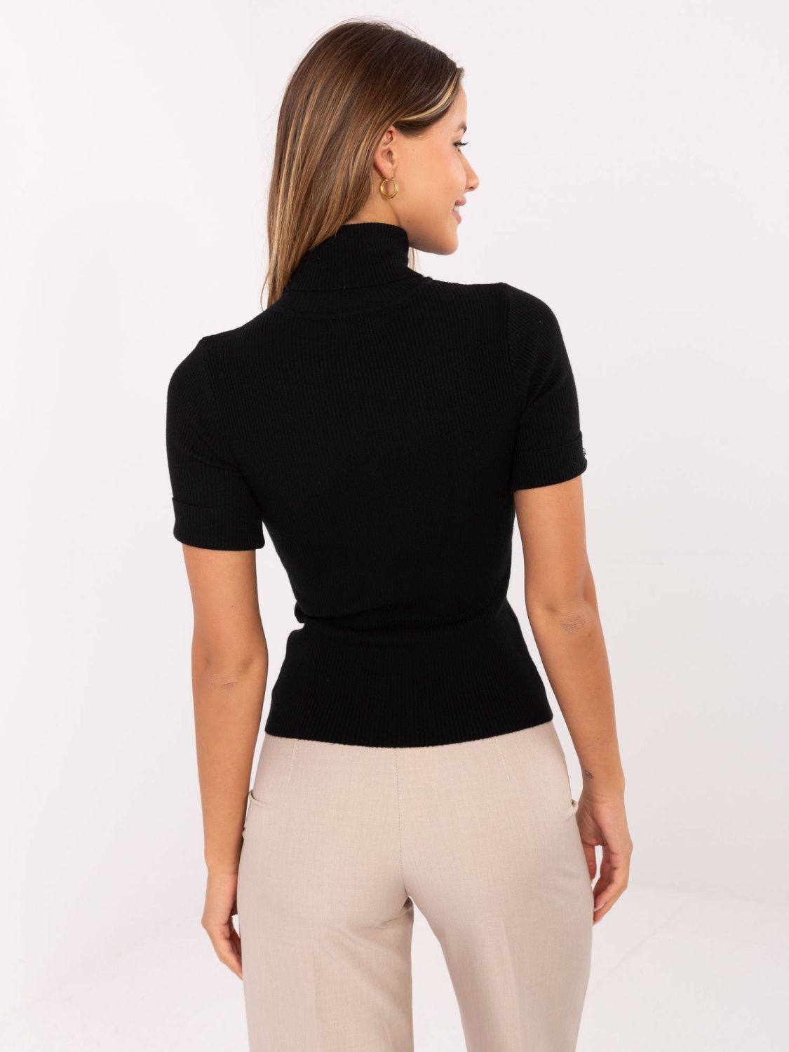 Eleganter schwarzer Pullover mit Rollkragen