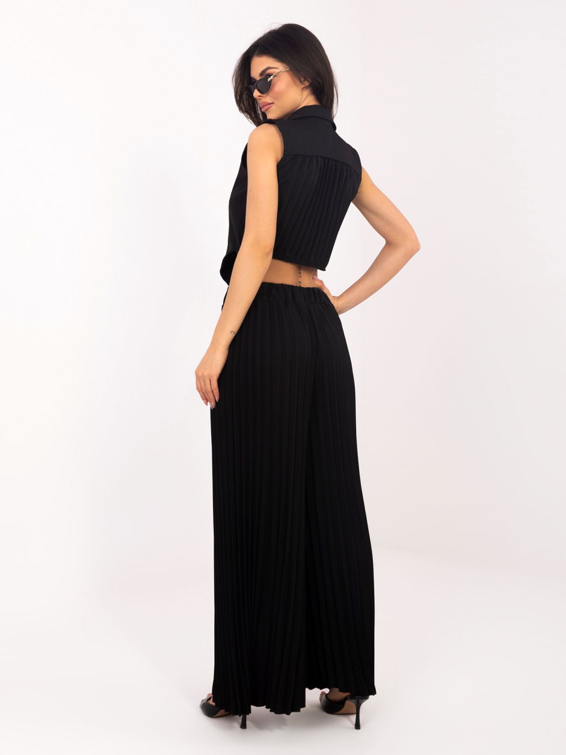 Elegantes schwarzes Set mit Weste und Hose