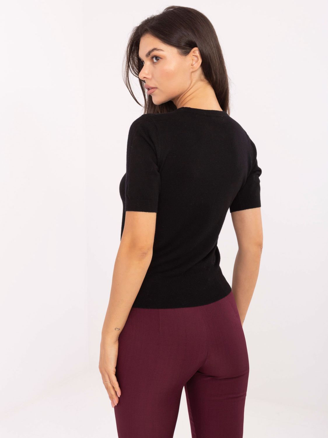 Eleganter schwarzer Pullover