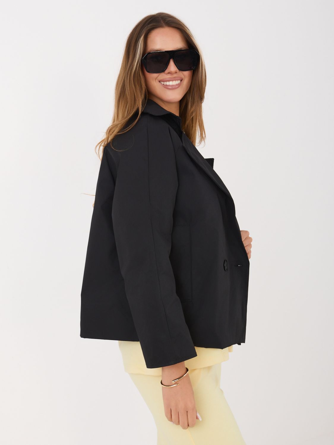 Kurzer Übergangsmantel mit 3/4-Ärmeln, schwarz