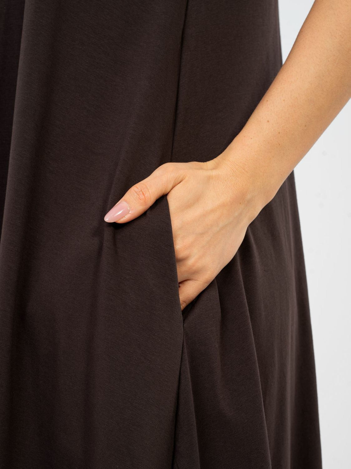 Maxi-Sommerkleid mit V-Ausschnitt, braun