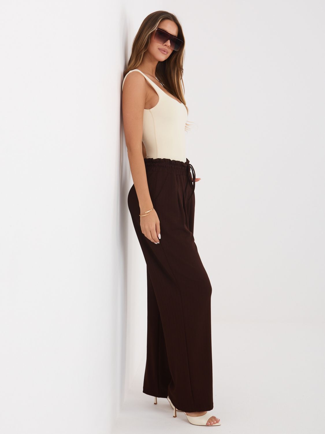 Braune Jogginghose mit Streifen