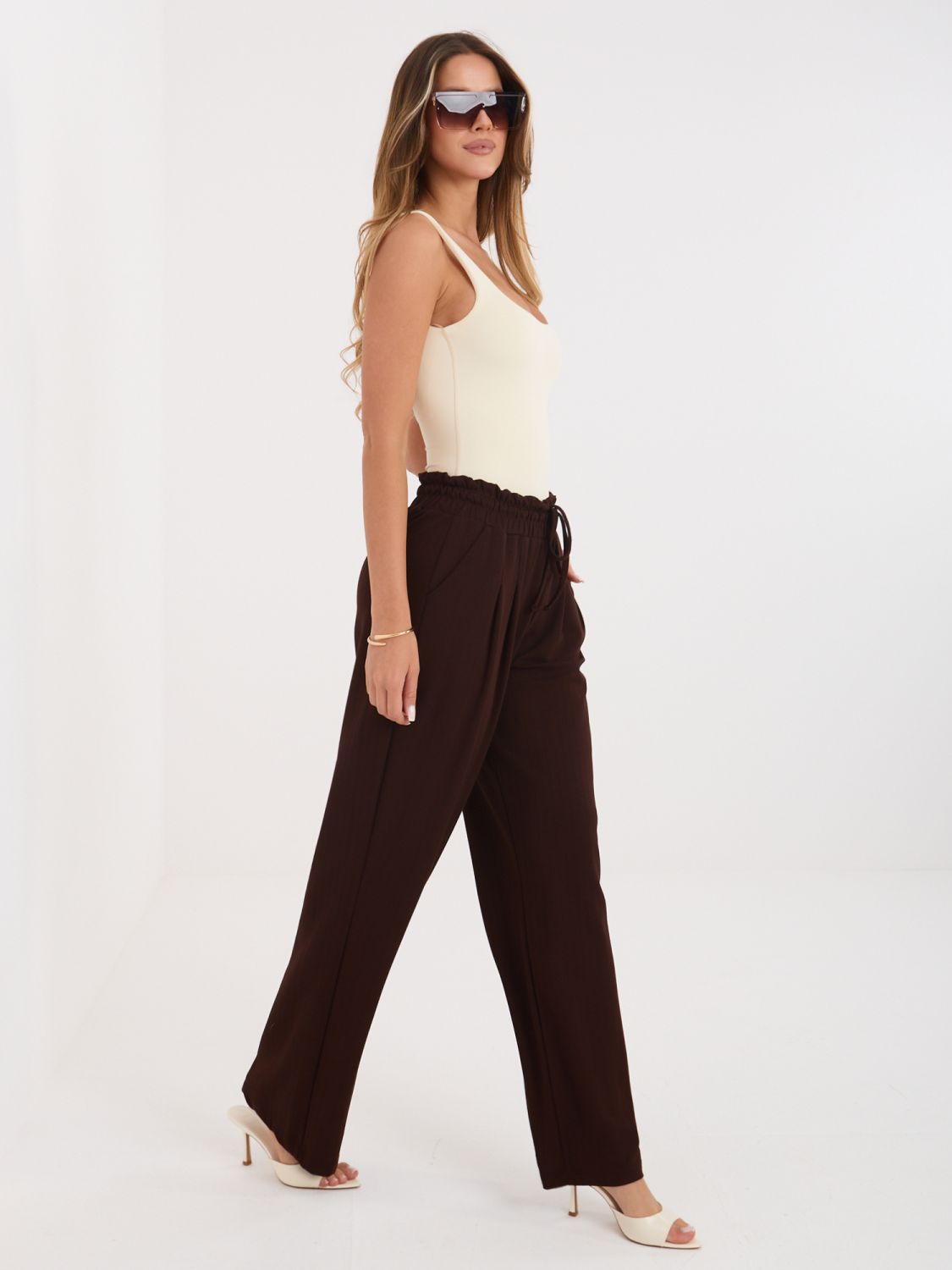 Braune Jogginghose mit Streifen