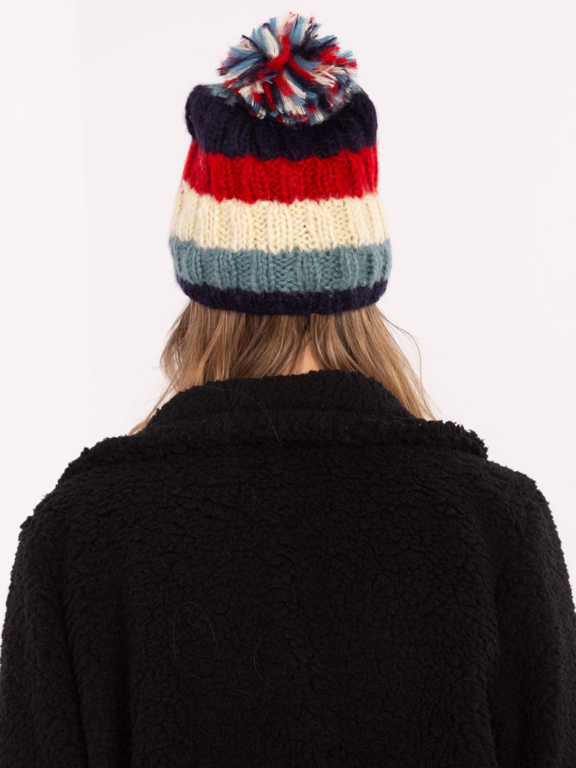 Gestreifte Wintermütze mit Pompon