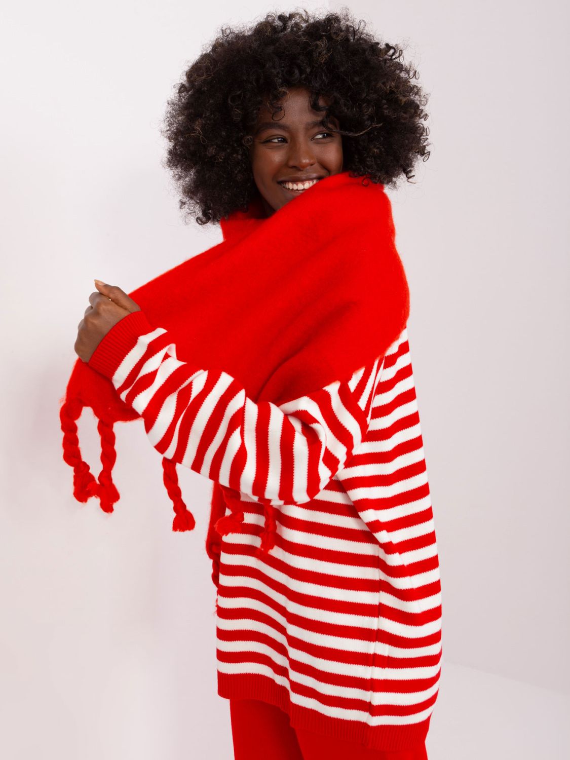 Eleganter roter Schal