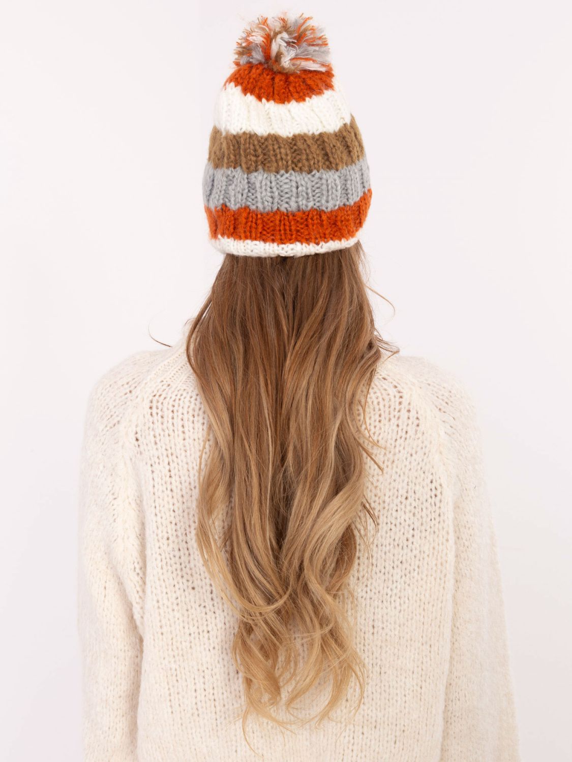 Elegante Mütze mit Streifen