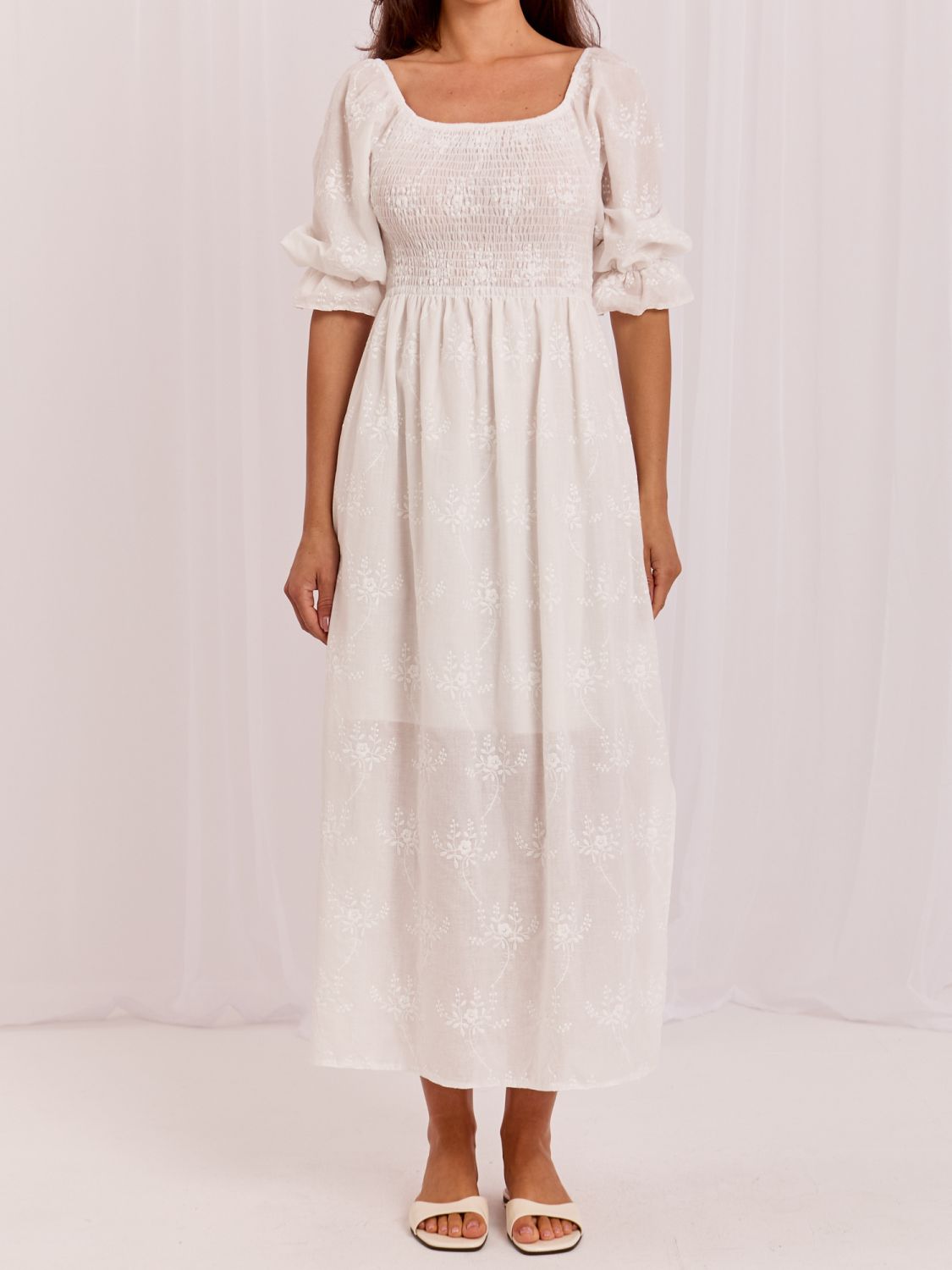 Baumwoll-Midikleid mit Stickerei und 3/4-Ärmeln