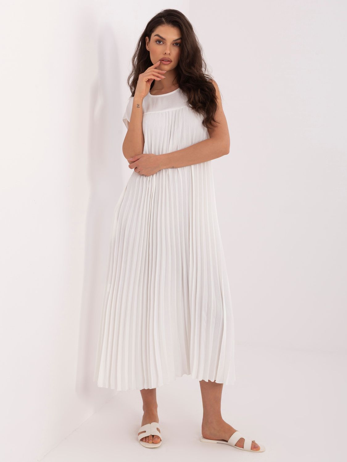 Elegantes Midi-Kleid in Ecru mit Taschen