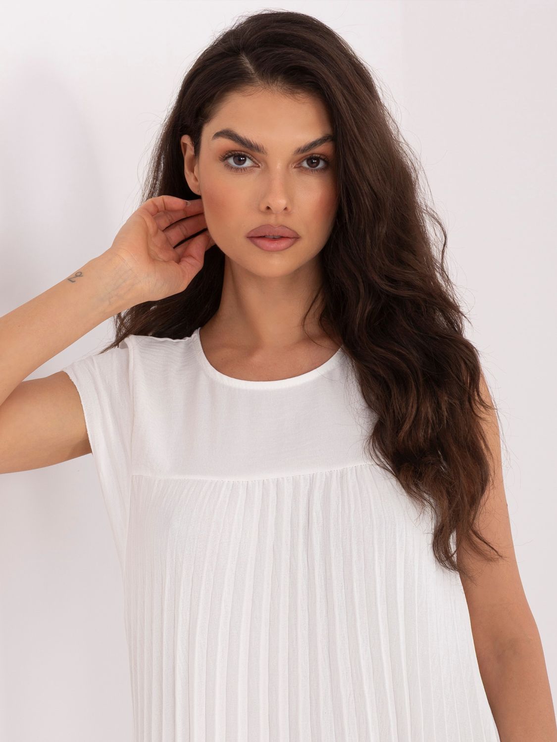 Elegantes Midi-Kleid in Ecru mit Taschen