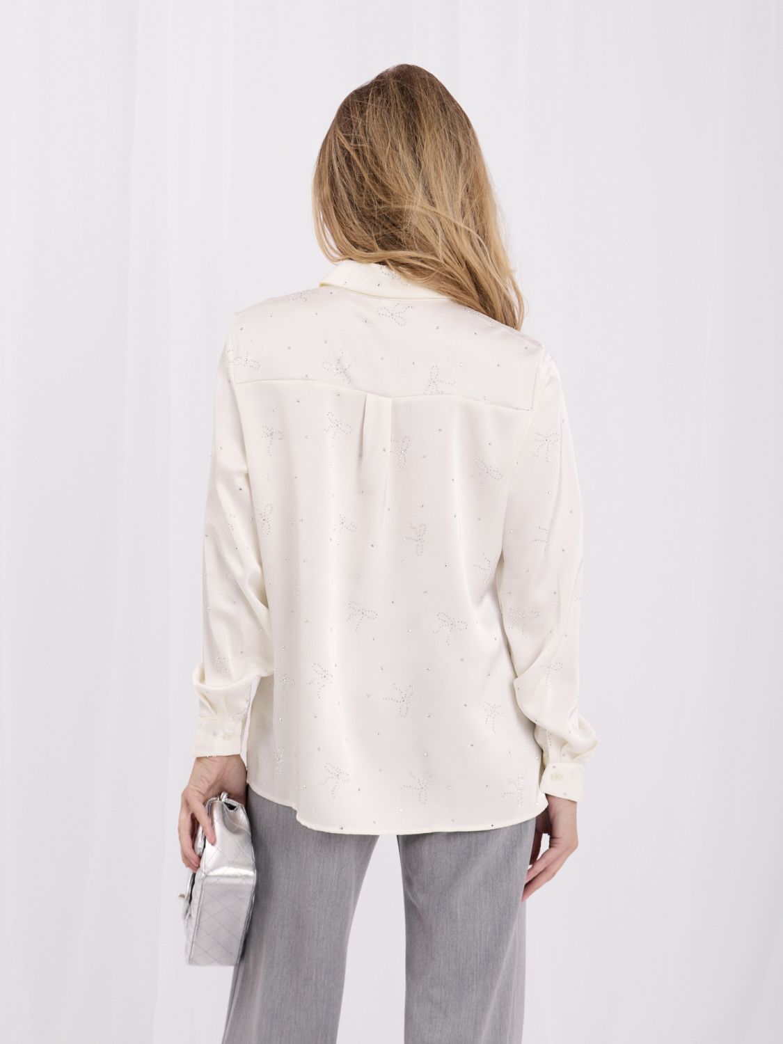 Elegantes Ecru-Hemd mit Applikation
