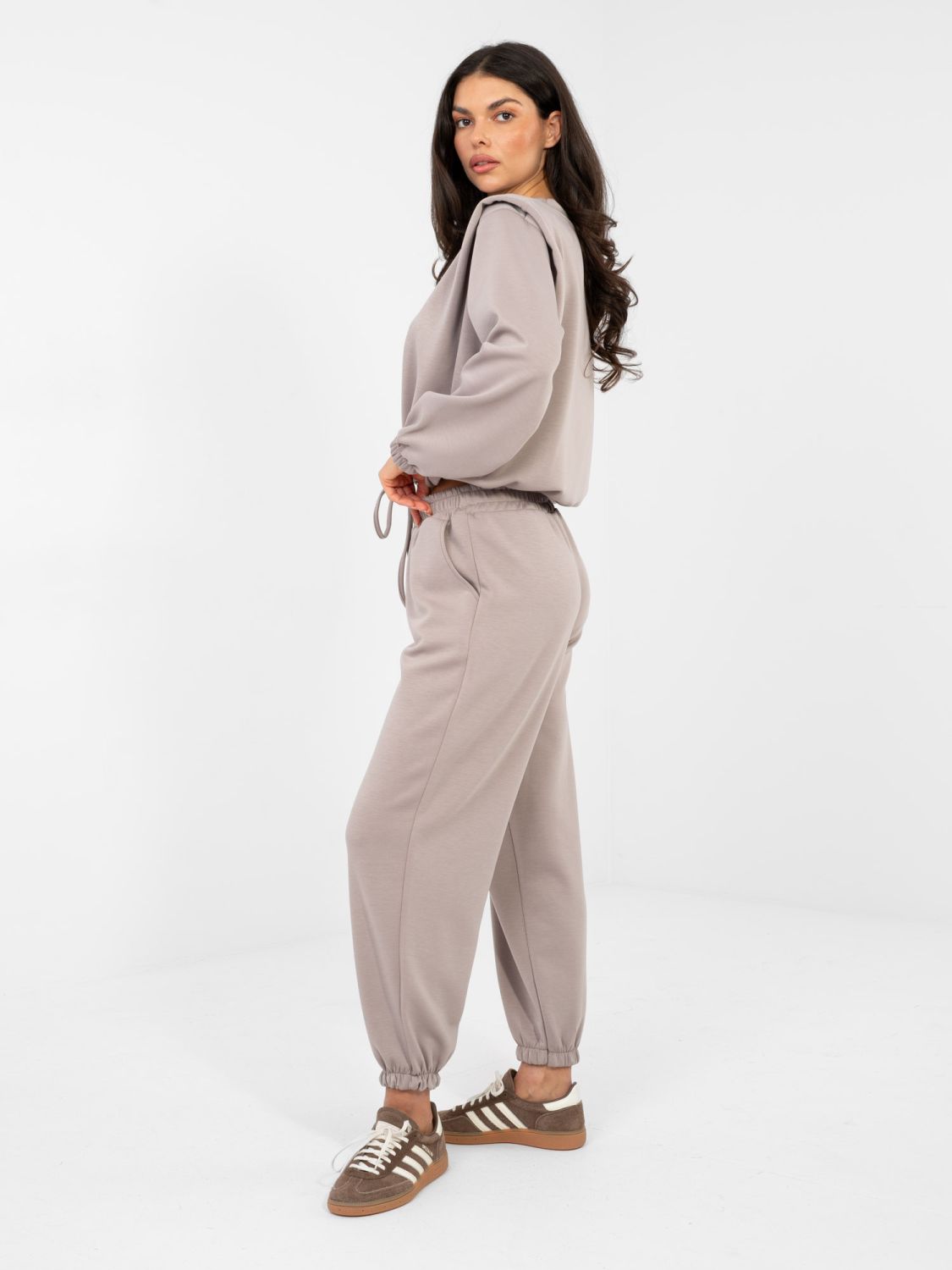 Damen-Set in Beige mit Bindung und langen Ärmeln