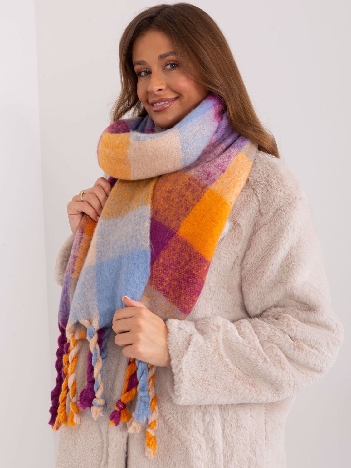 Lila Schal mit Fransen