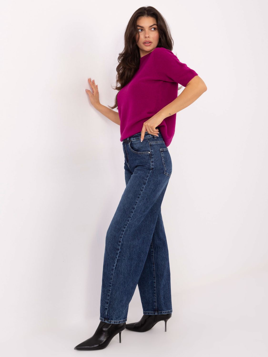 Fuchsiafarbener Strickpullover mit kurzem Ärmel