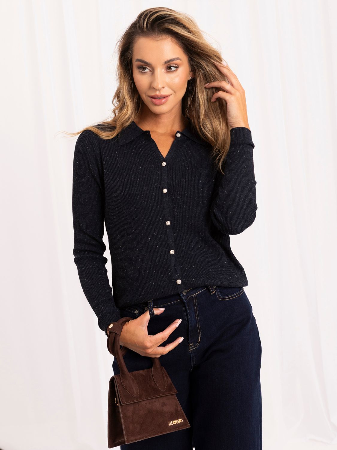 Eleganter dunkelblauer Polo-Pullover mit Kragen