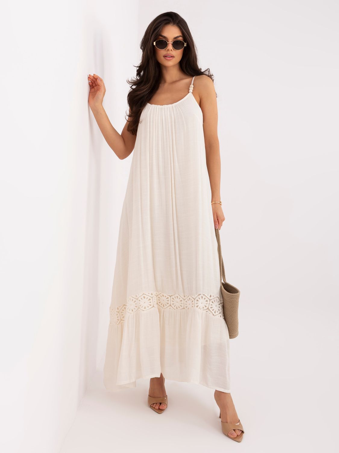Beiges Maxi-Kleid mit Spitzendetails