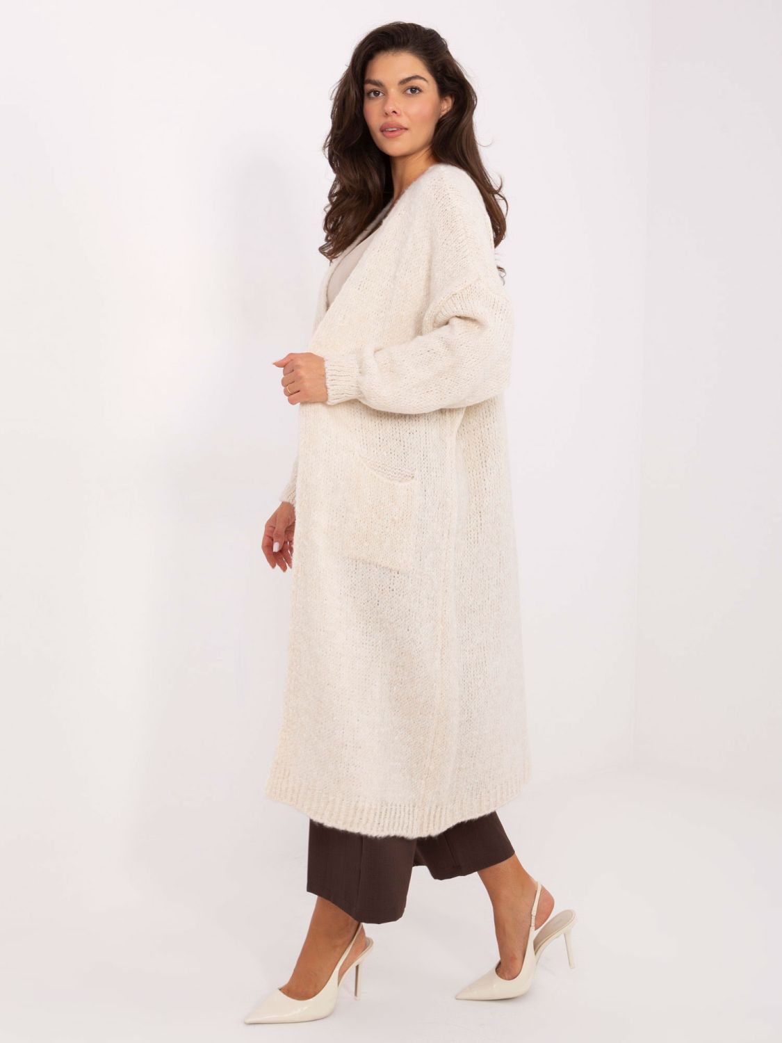 Beiger langer Cardigan mit Taschen