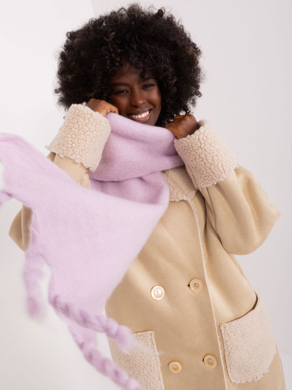 Eleganter lila Schal