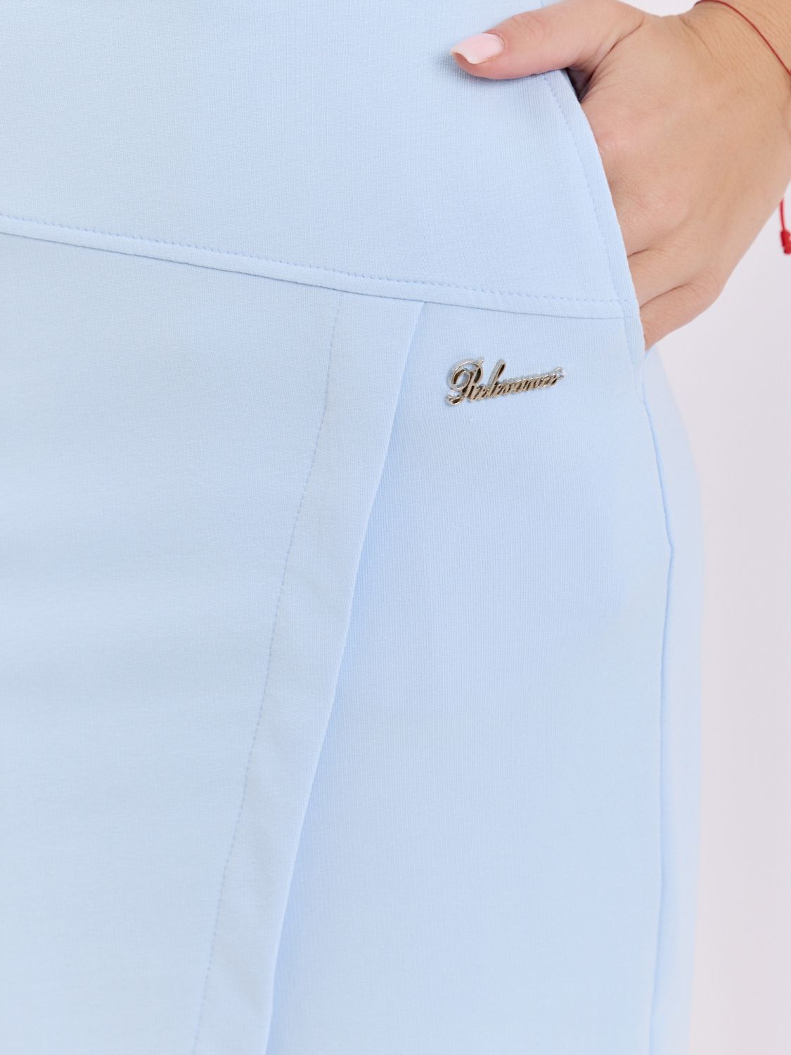 Hellblauer Midi-Rock aus Baumwolle mit Taschen