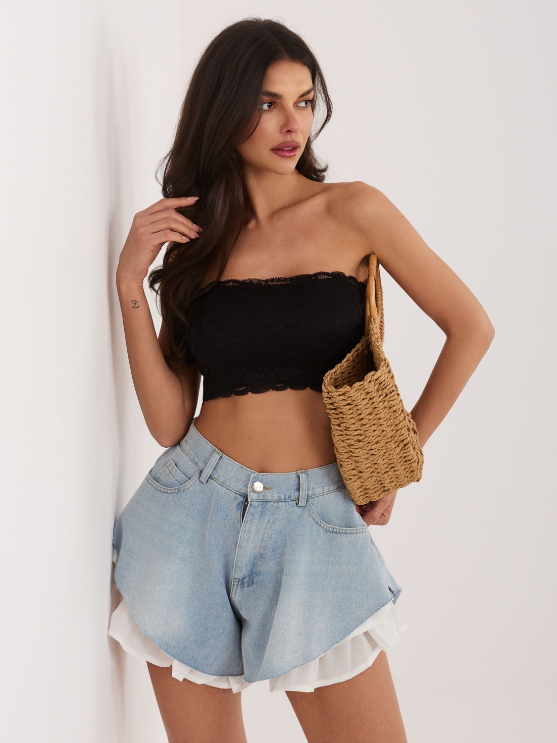 Kurze Damen-Jeansshorts mit Volant und Futter