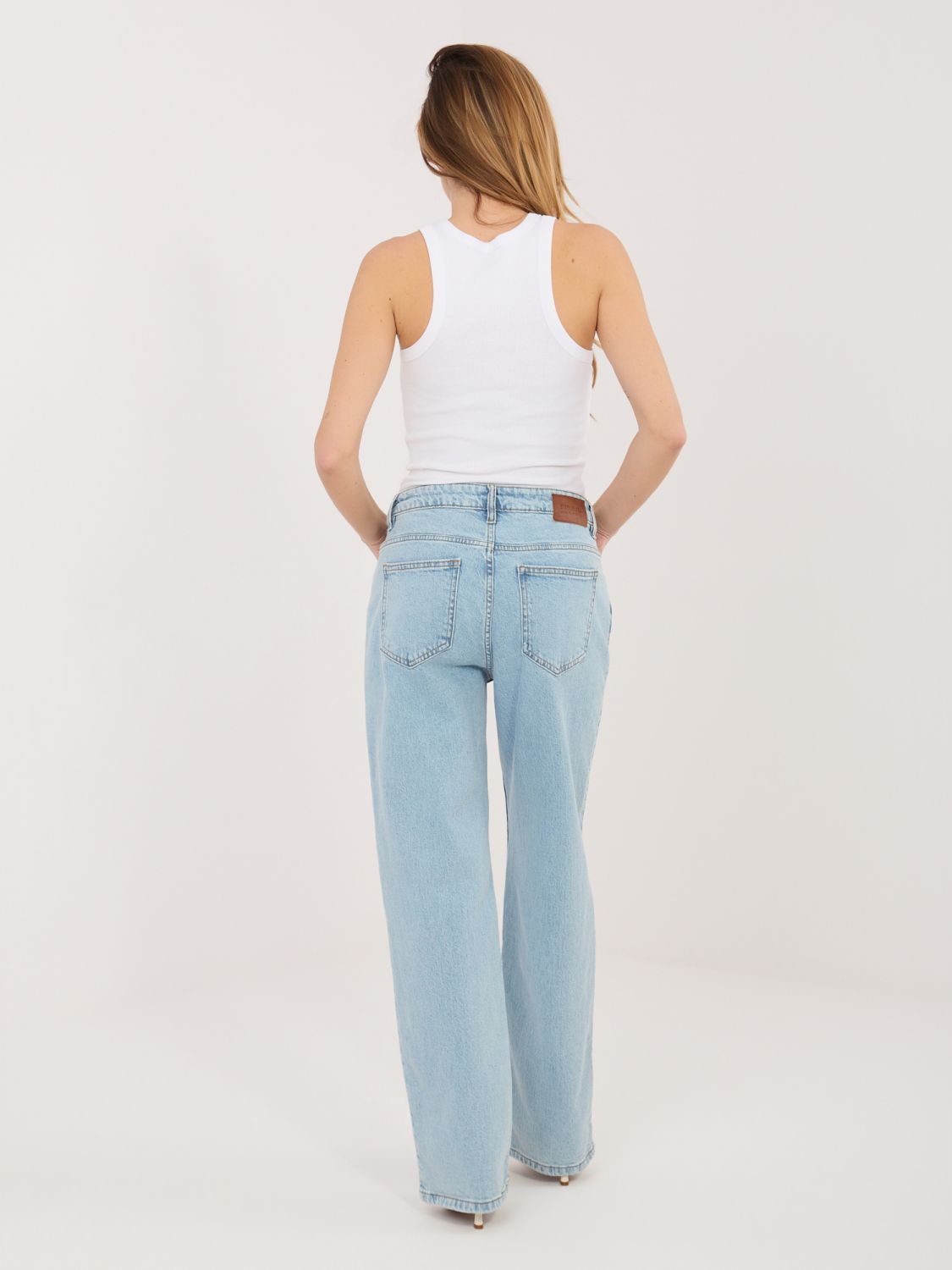 Damen-Jeans in Hellblau mit geradem Bein