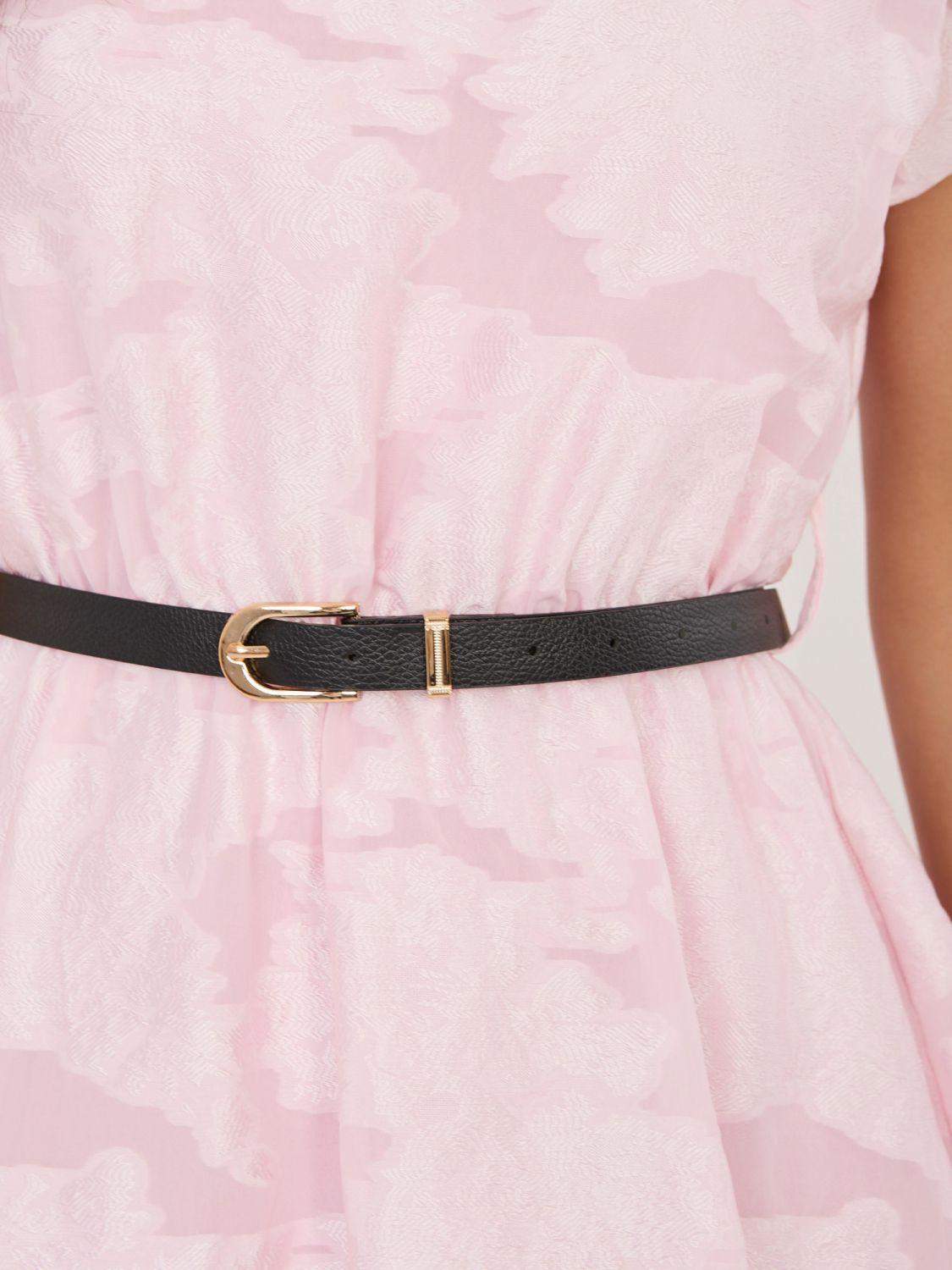 Hellrosa ausgestelltes Midi-Kleid mit Gürtel