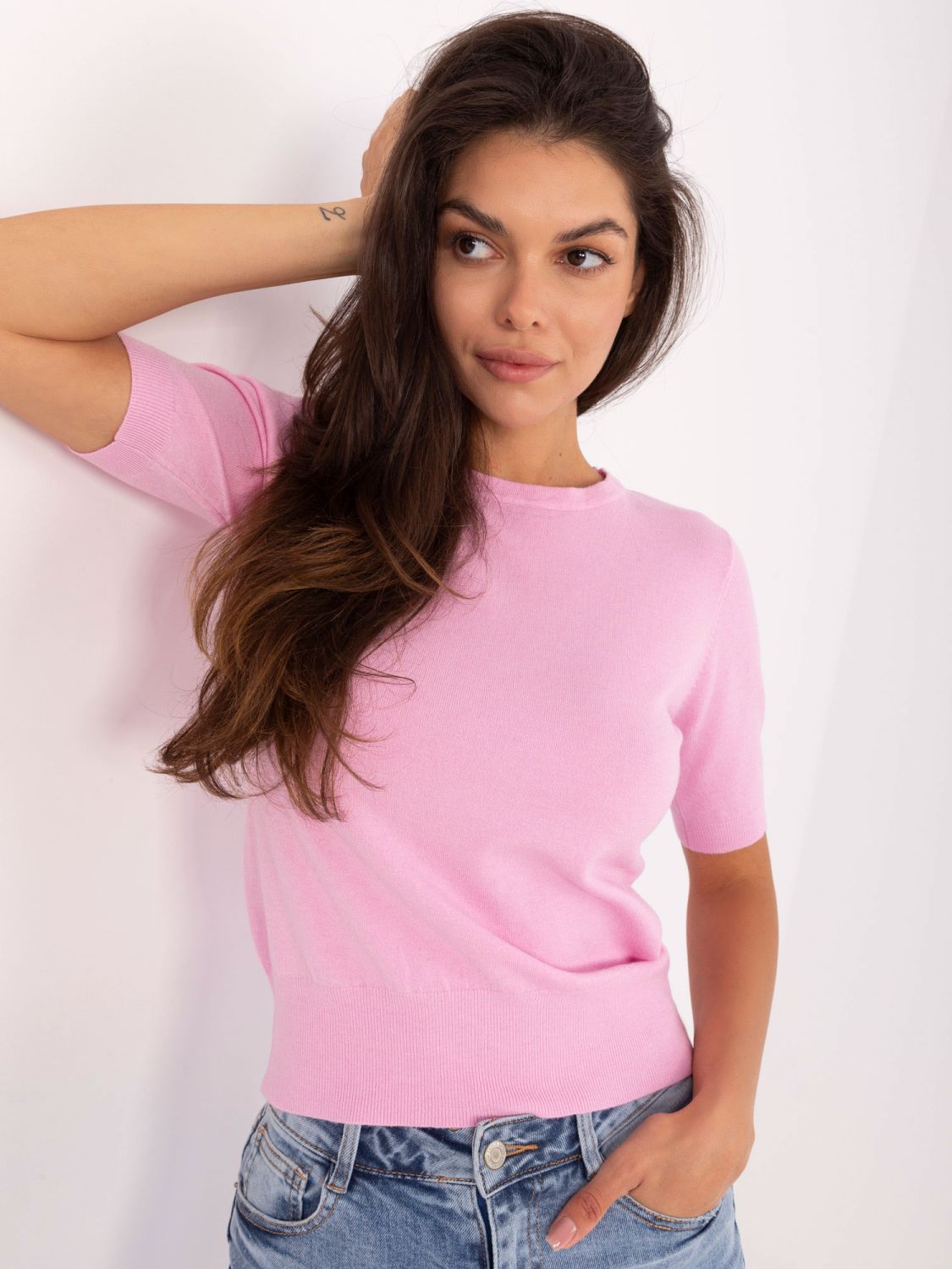 Pullover in hellrosa mit kurzen Ärmeln