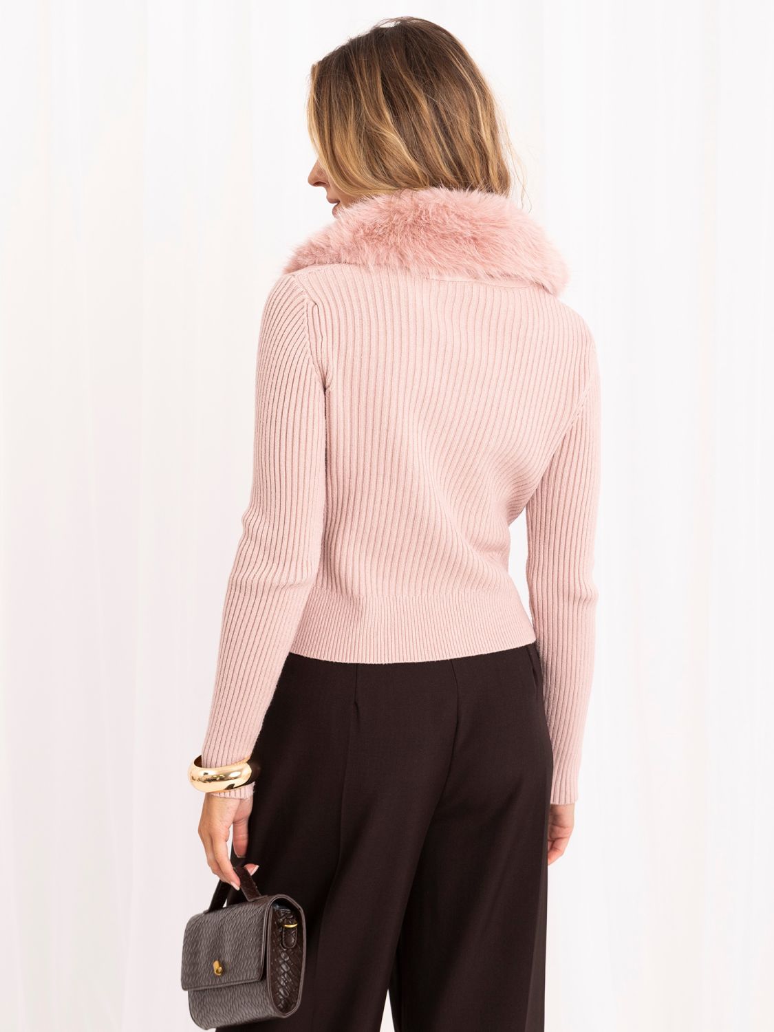 Kurzer rosa Pullover mit V-Ausschnitt und Reißverschluss