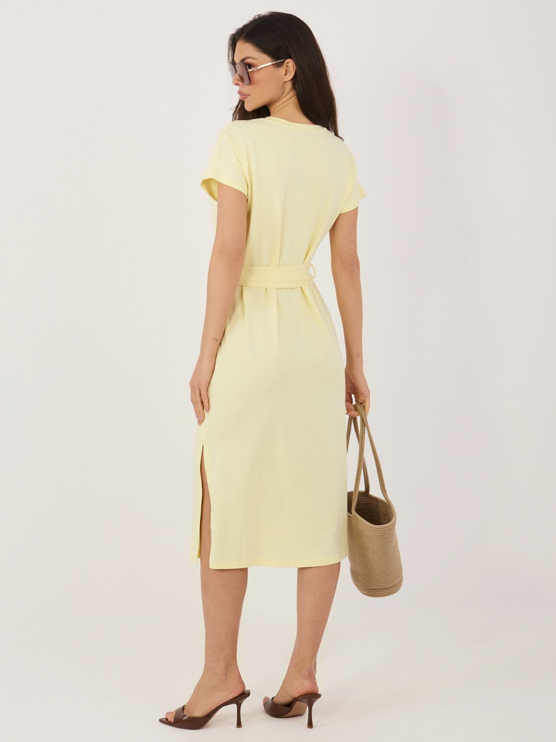 Sommerkleid aus Baumwolle in hellem Gelb mit Gürtel