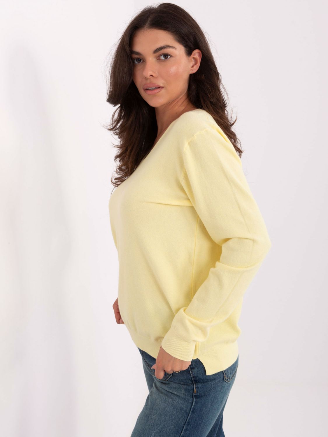 Heller gelber Viskosepullover mit V-Ausschnitt