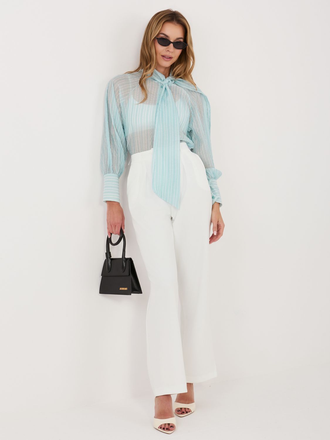 Mintgrünes gestreiftes Hemd mit Bindung und Puffärmeln