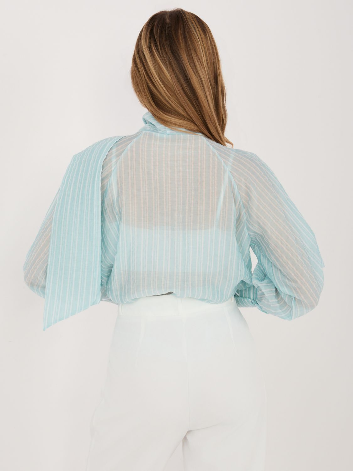 Mintgrünes gestreiftes Hemd mit Bindung und Puffärmeln
