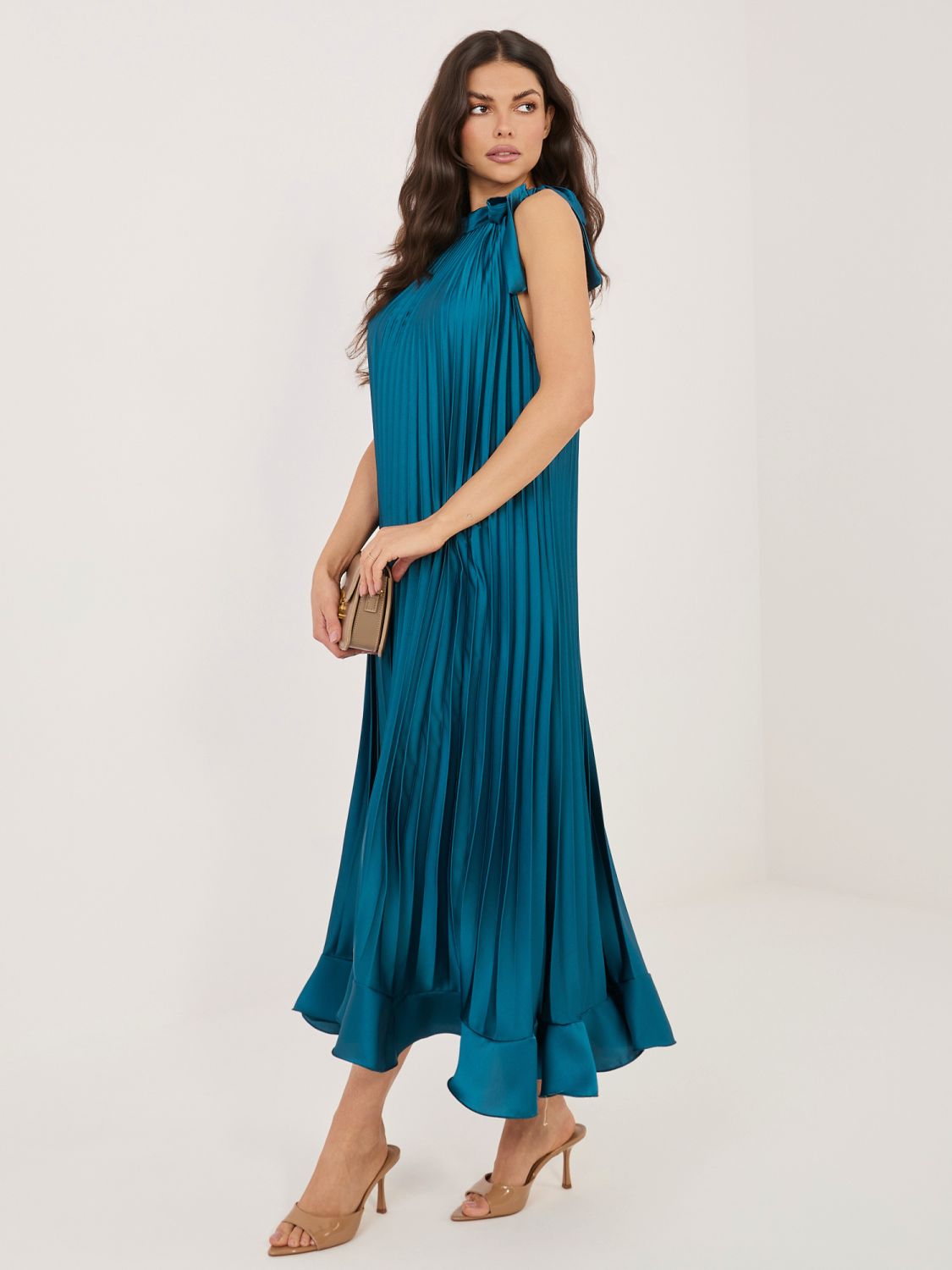 Blaues Cocktail-Midikleid mit Bindegürtel und Volant