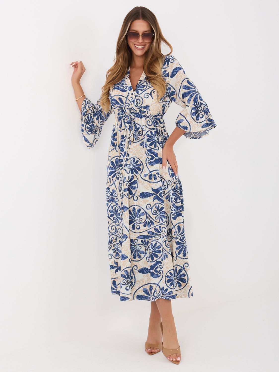Blaues Midi-Kleid mit Print und Bindegürtel
