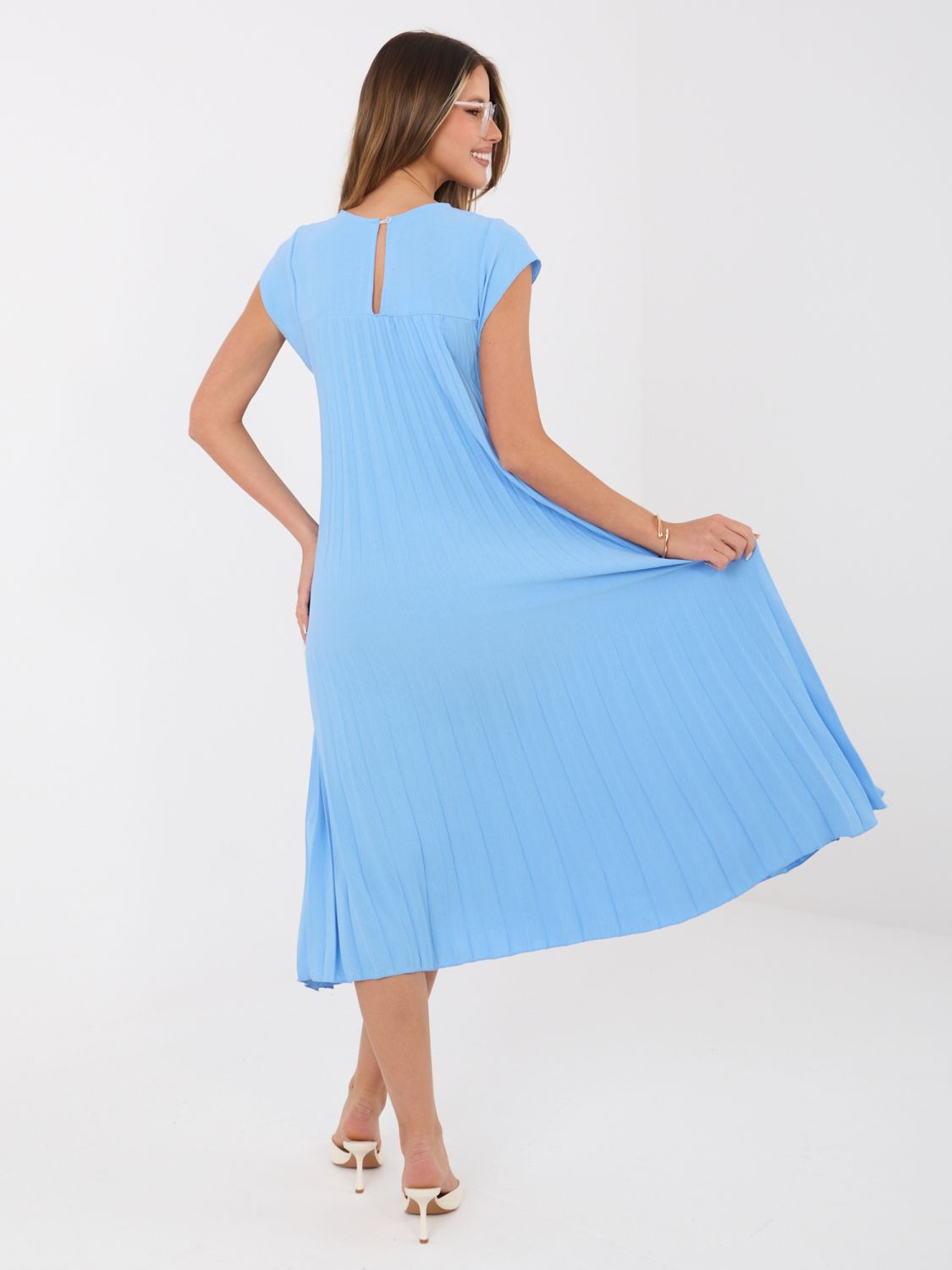 Blaues ärmelloses Cocktail-Midikleid