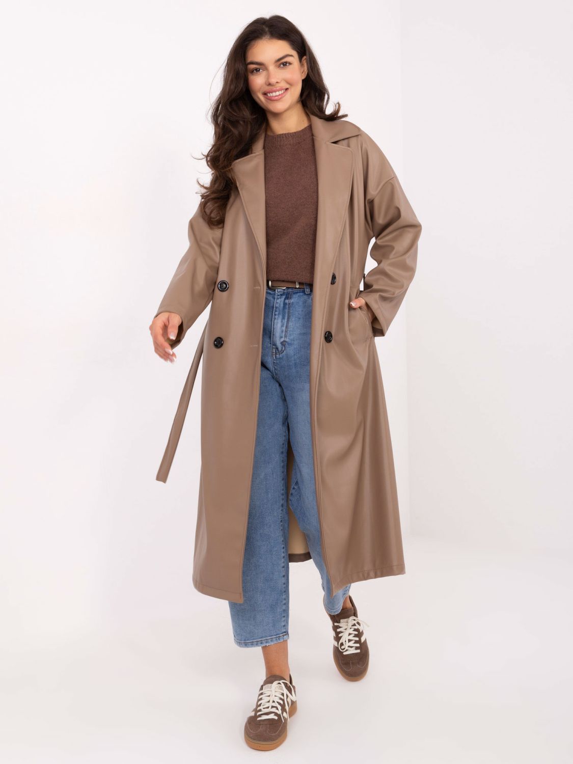 Damen-Jeans in Blau mit hohem Bund und Gürtel