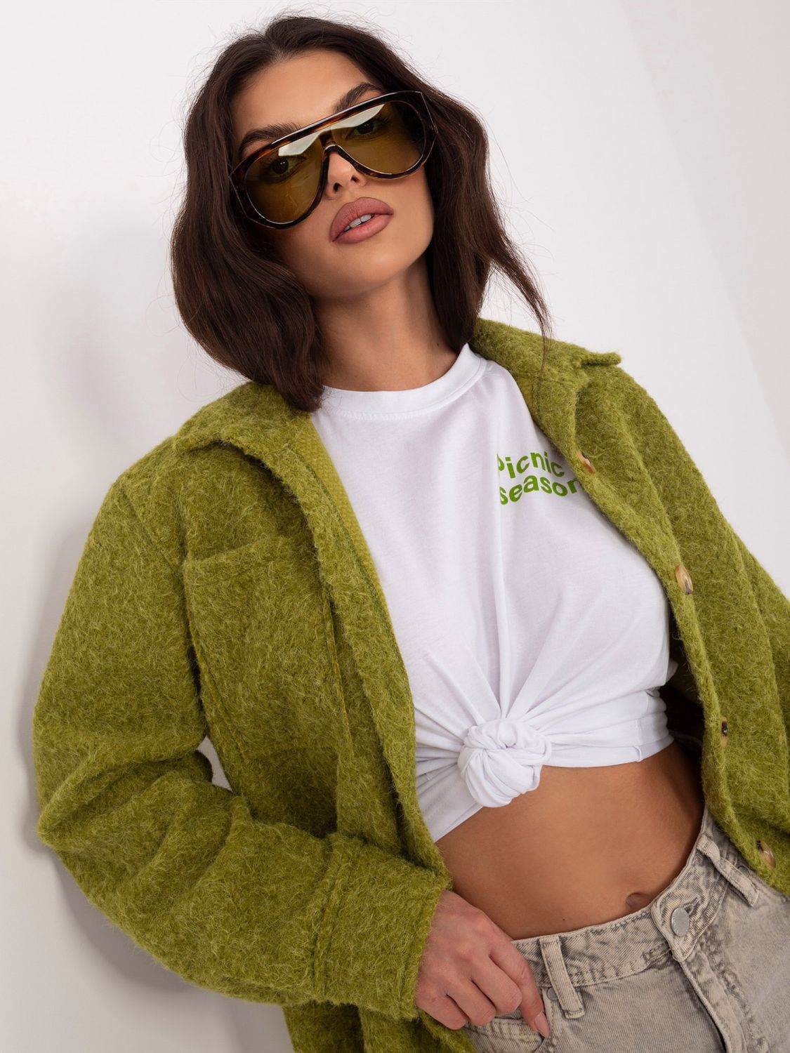 Olivgrüne Übergangsjacke mit Kragen und Taschen