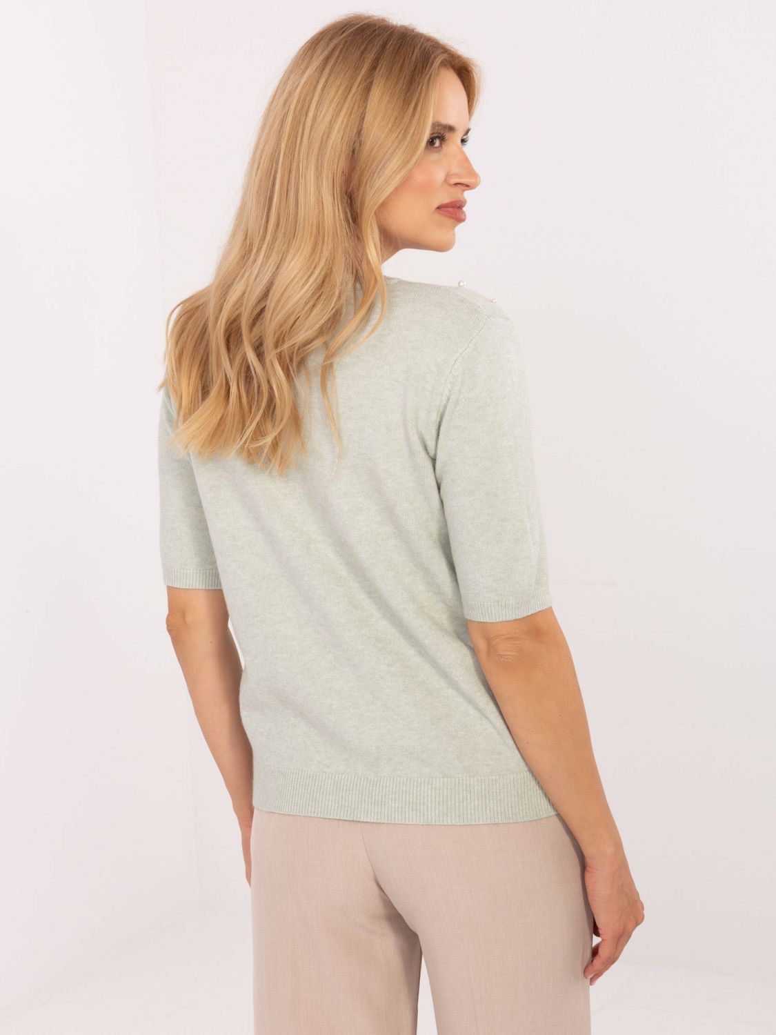 Eleganter pistazienfarbener Pullover